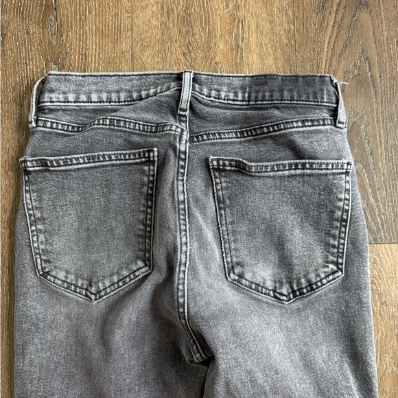 Gap Jeans.  Women’s size 2.  Dark grey/black. Great used condition. - Picture 8 of 9